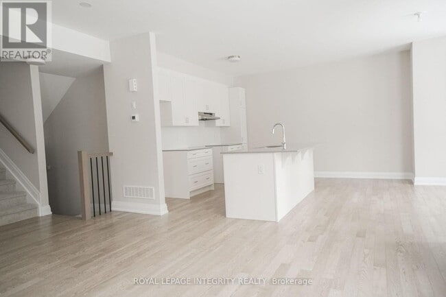 Photo - 371 Peninsula Rd