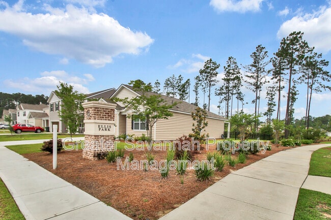 Photo - 110 Cole St
