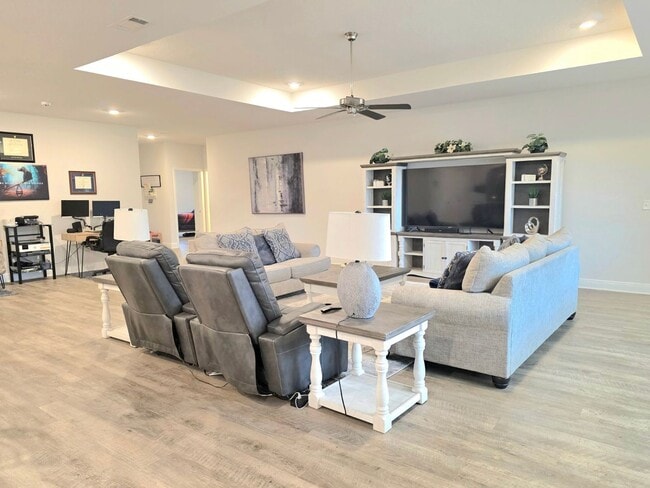 Photo - 8055 Silver Maple Dr