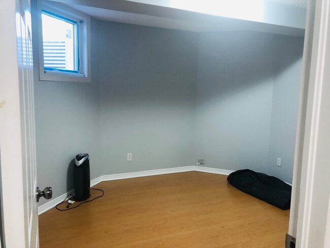 Photo - 456 Weston Cres