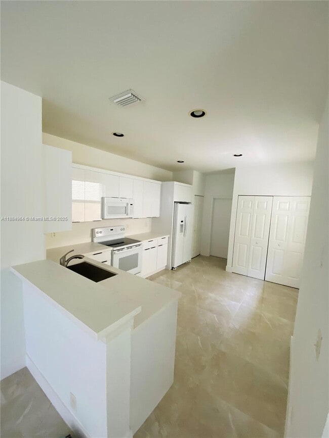 Photo - 2433 Pasadena Way