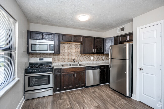 2BR, 1BA - 1,253SF - Kitchen - New Carrollwood