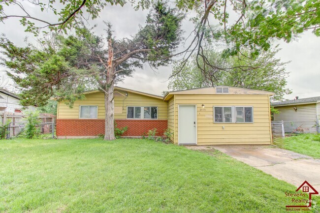 Building Photo - 1436 NW Ozmun Ave Rental