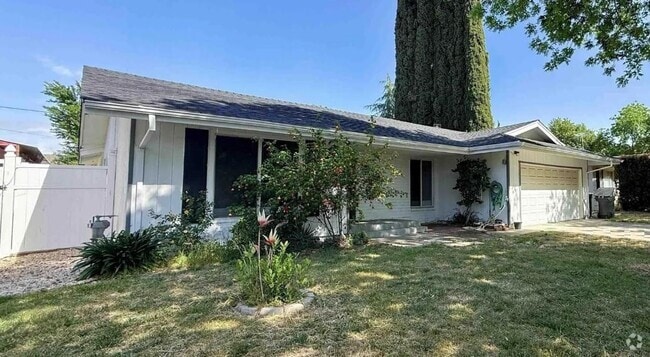 Building Photo - 2972 Bedford Dr Rental