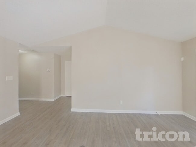 Photo - 2024 Meadow Glen Cir