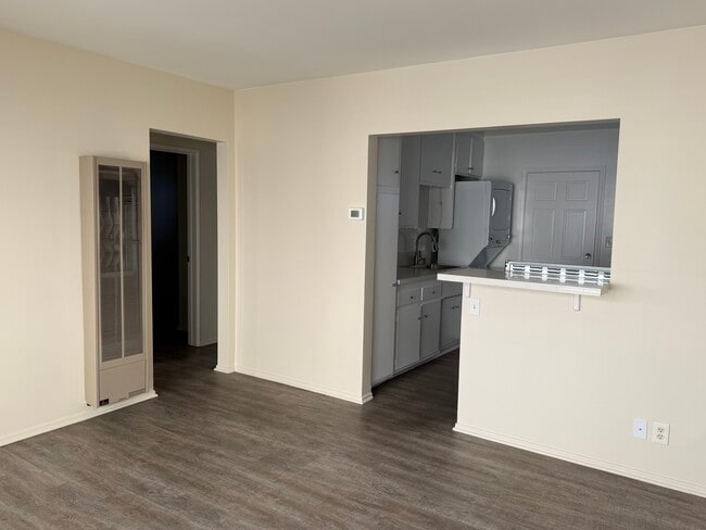 Living Room - 140 Virginia St Unit C