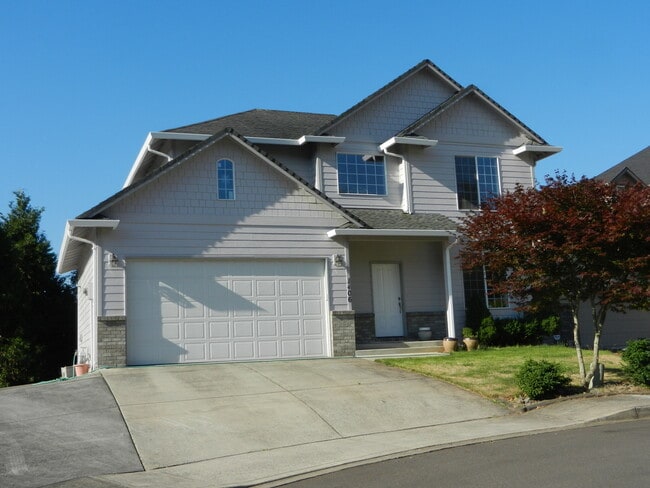 Large 4 Bed 2.5 Bath Home in Lakeshore! - Large 4 Bed 2.5 Bath Home in Lakeshore!