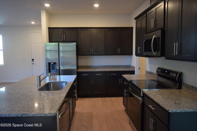 Photo - 717 Spoonbill St