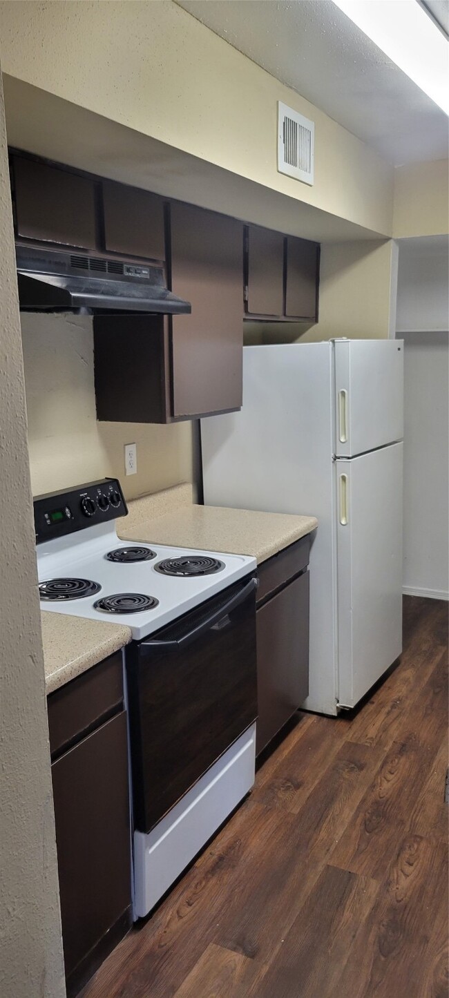 Building Photo - 7200 W T C Jester Blvd