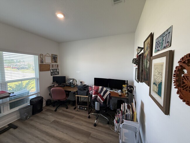Photo - 319 Gray Owl Dr
