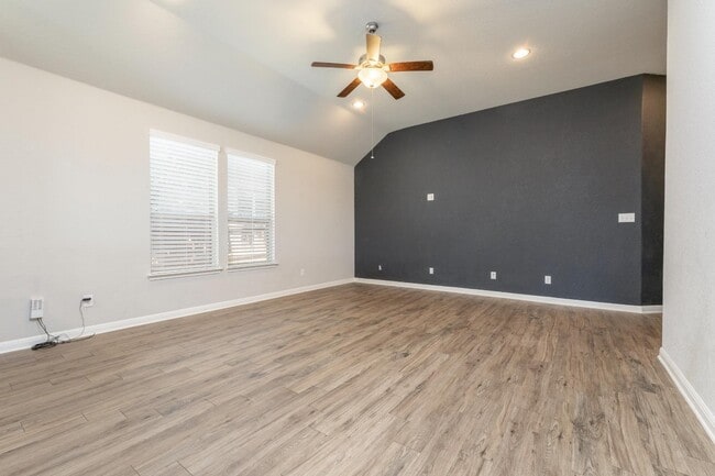 Photo - 7703 Kings Spring