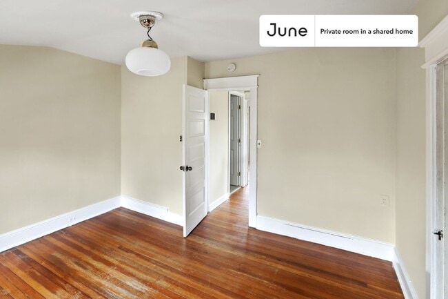 Photo - Room in Shared 5 bed/3 bath home Unit E