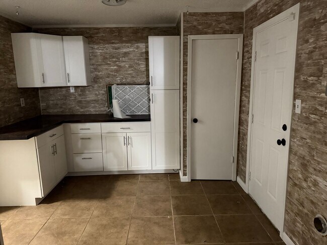 Photo - 1746 Par Rd 7139