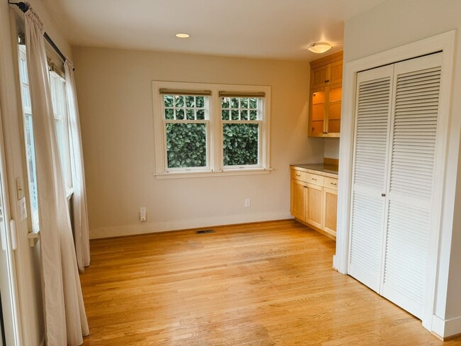 Photo - STEPS to Green Lake! 3BR Tudor Home w/ Lan...