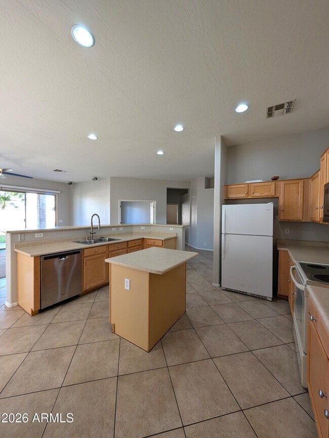 Photo - 2224 E Detroit St