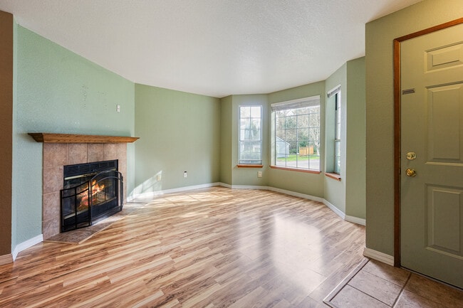 Photo - 7794 Skansie Ave