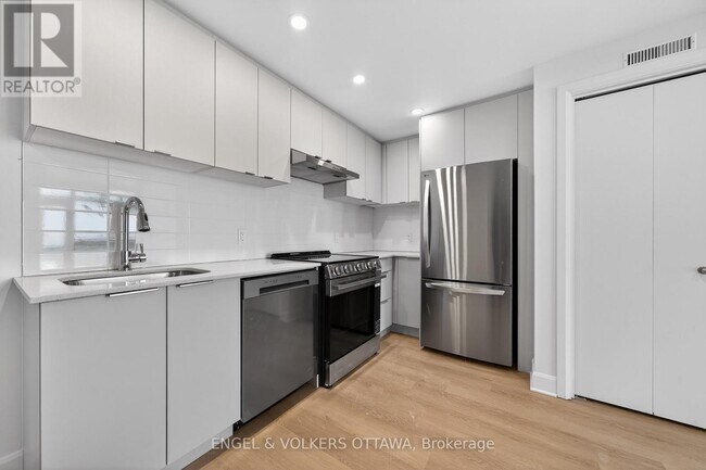 Photo - 1360 Carling Ave Unité 1203