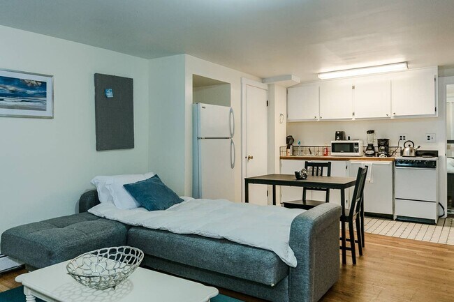 70 Revere St Unidad A