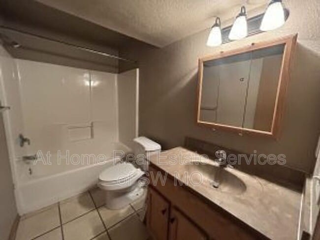 Photo - 631 Meadowview Dr