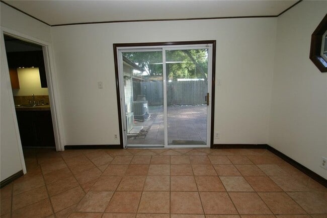 Photo - 6702 Isabelle Dr