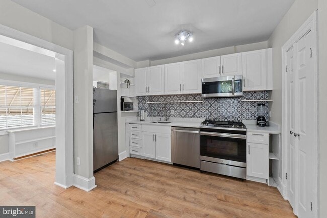 Photo - 2339 3rd St NE