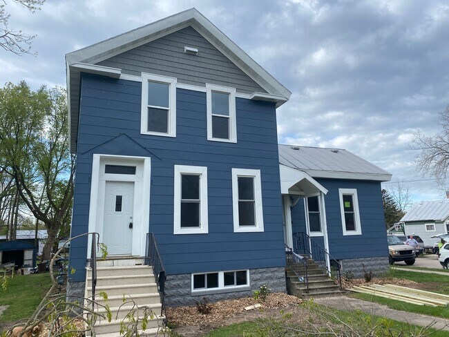 Photo - Elm/McDonald Unidad 281 McDonald