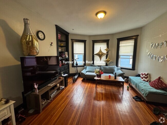 Building Photo - 10 Taft St Unit 3 Rental