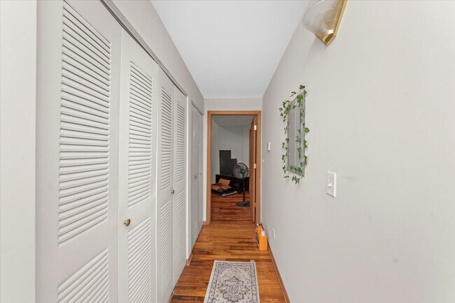 Photo - 2307 E 70th Pl Unidad 214