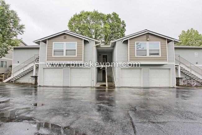 Building Photo - 1 Bed, 1 Bath Condo in Bethany Village wit...