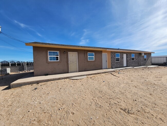 Photo - 15120 Perlite Dr Unit B