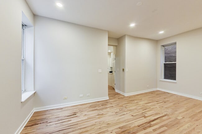 Photo - 2325 N Cambridge Ave Unit 1