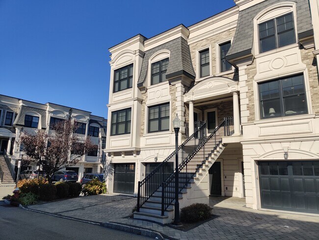 Photo - 12 Marquis Ct