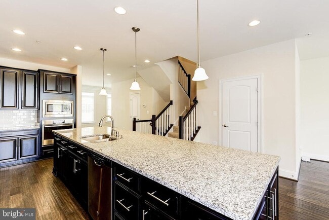 Photo - 11339 Market St