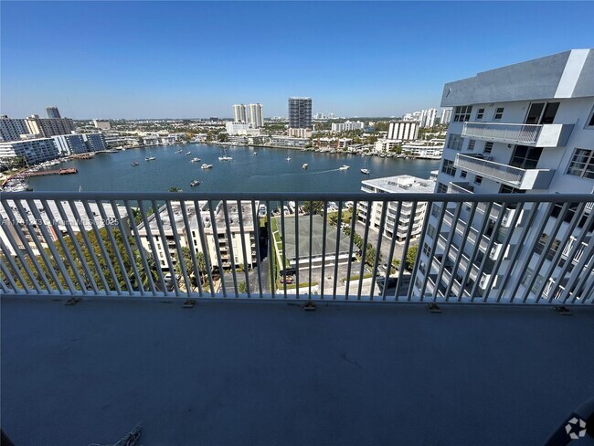 Building Photo - 137 Golden Isles Dr Unit 1610 Rental