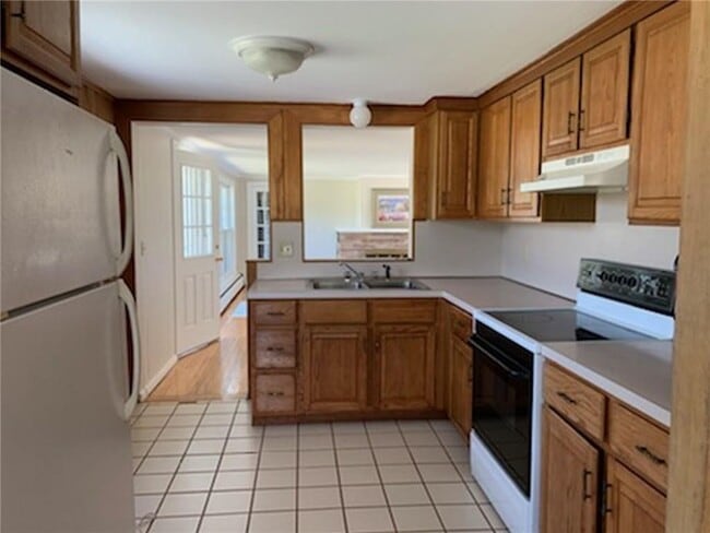 Photo - 164 Knowlesway Ext