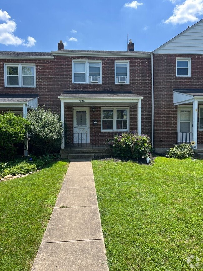 Building Photo - 3 Bedroom, 2 Bath Townhome in Towson, with...