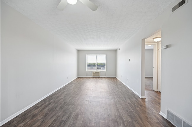 Photo - Tamarack Arms Apartments