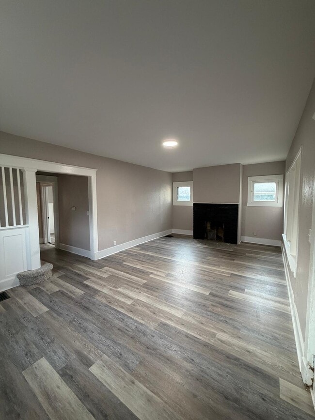 Photo - 2429 E Adams St