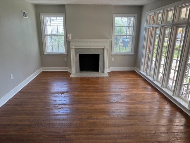 Photo - 629 Catalpa St