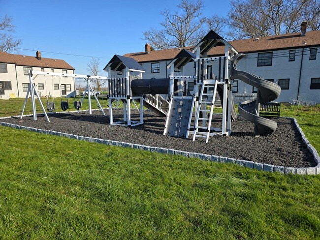 Photo - Salem Manor Apartments