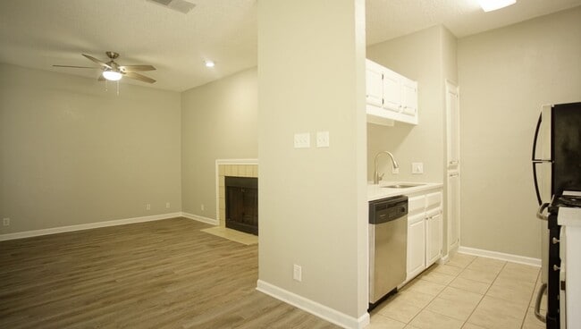 Photo - PRELEASE 8/15/2025 2/2 with Large Private ... Unit 107