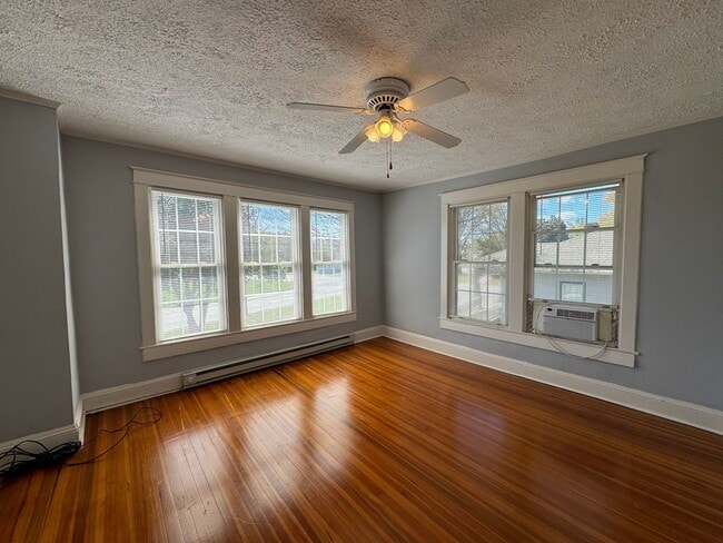 Photo - A Great Place to Call Home! Upstairs Apartment for Rent!!