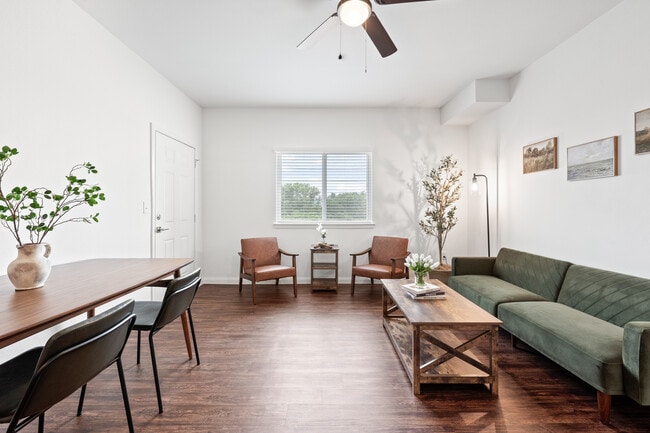 Model Unit - The Crossroads at Belton Apartments