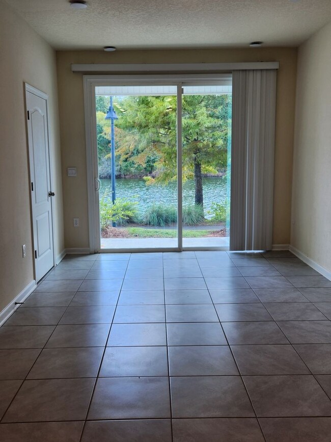 Photo - 545 Running Wds St