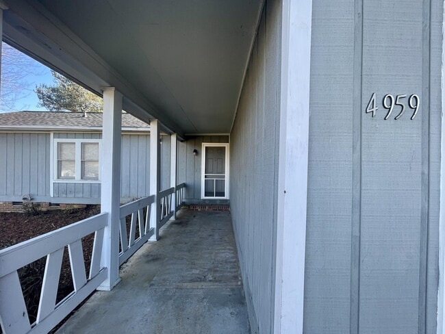 Photo - 4959 Forest Ridge Dr