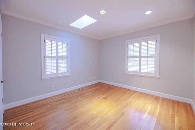 Photo - 118 Wiltshire Ave