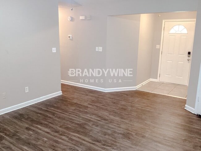 Photo - 289 Montego Cir