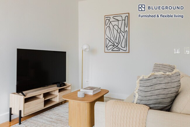 Photo - 235 W 48th St Unidad FL40-ID1624