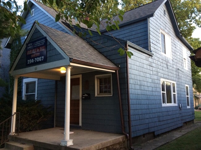 Photo - 4 bedroom 1 1/2 bath single family house with yard.