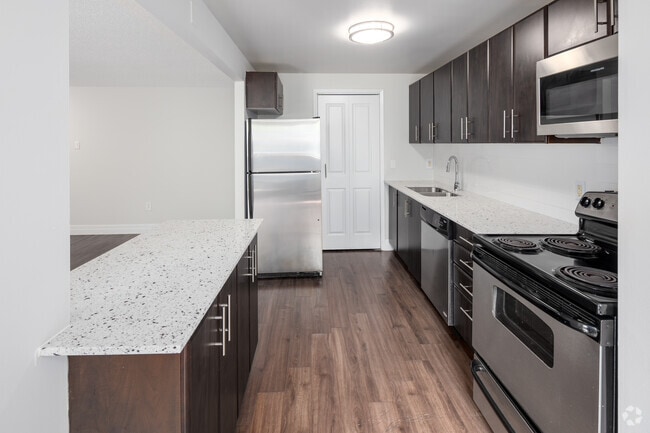 2 BR, 1 BA - 847 SF